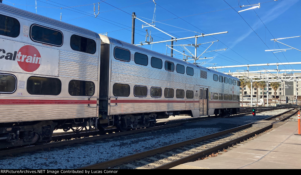 Caltrain 4008